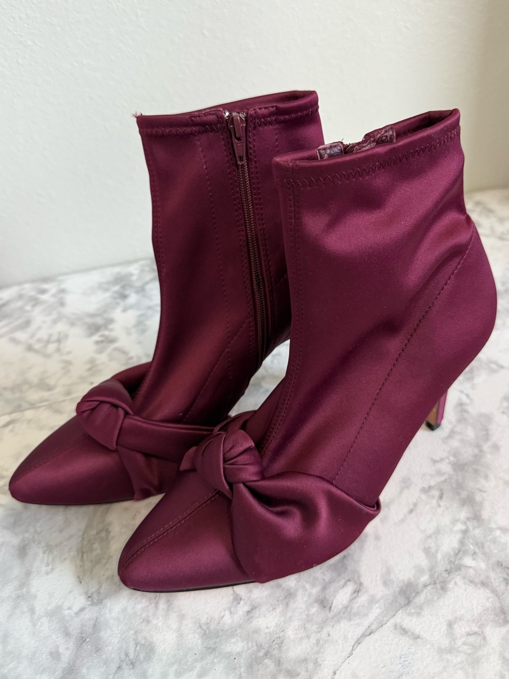 ANTONIO MELANI Burgundy Satin Knot Ankle Boots
Sz 8 1/2 Sock Heel Ankle Booties